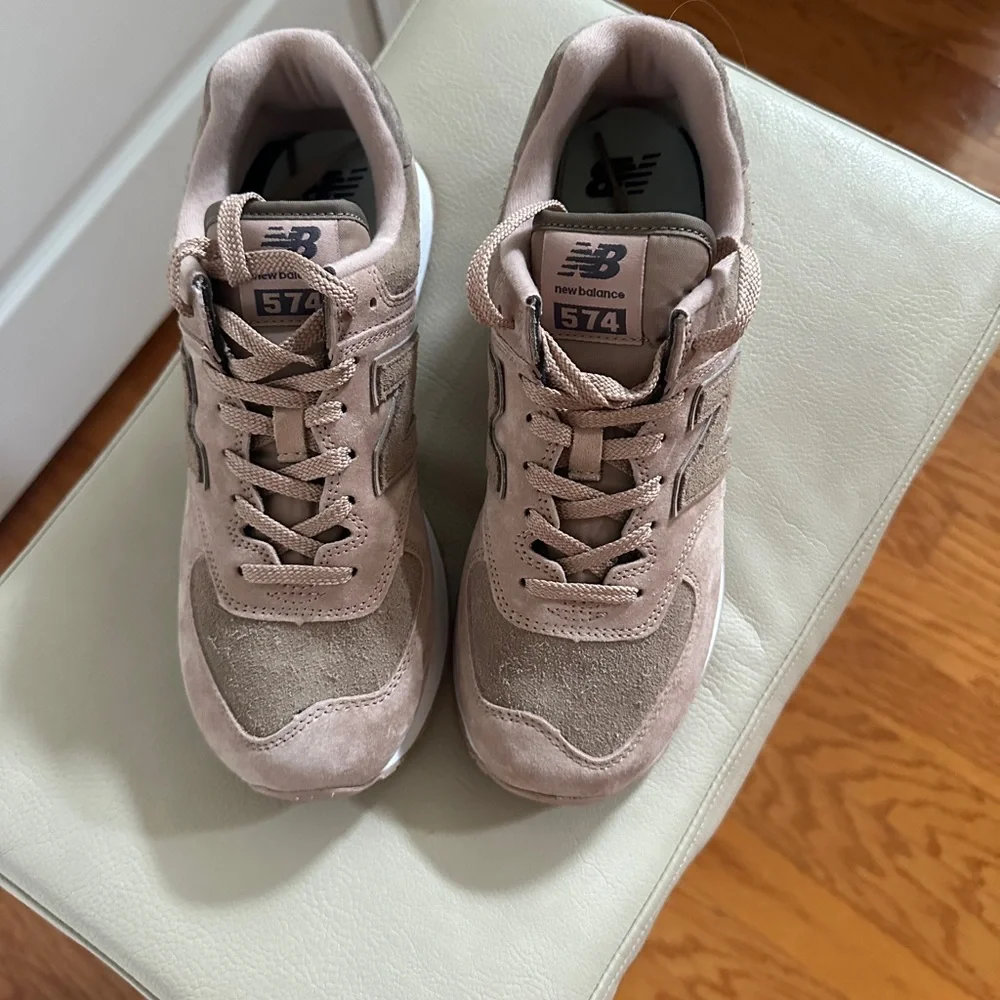 New Balance 574 Brown Sneakers like new - Picture 2 of 6